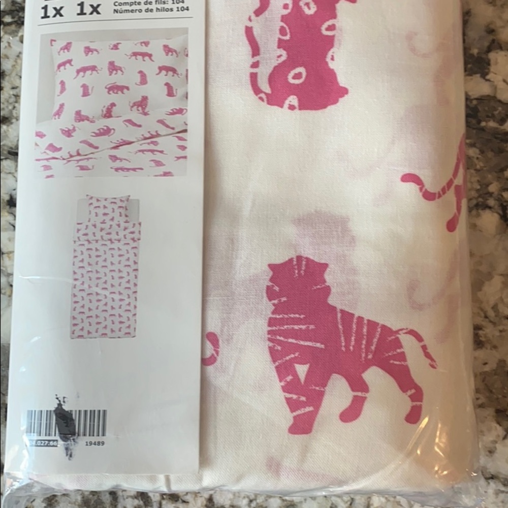 NWT twin duvet cover and sham